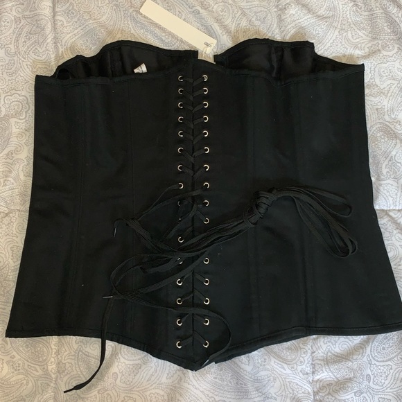 Steel boned corset - Picture 2 of 9